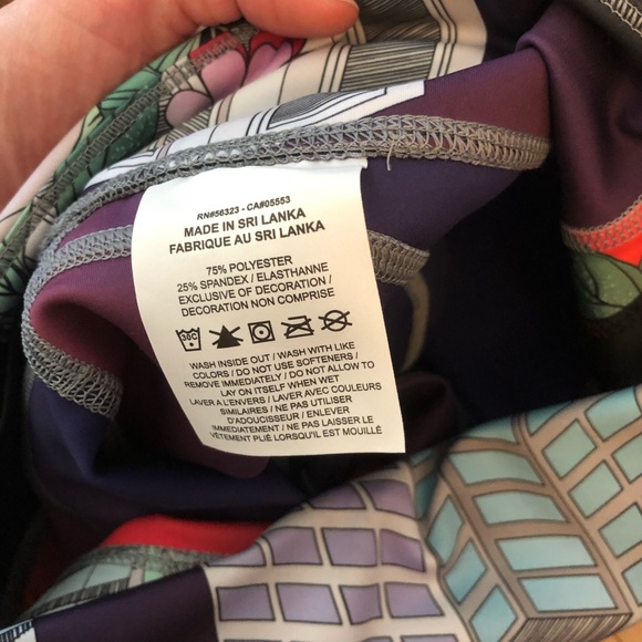 NWOT Nike colourful cityscape running leggings/tights - Picture 6 of 6